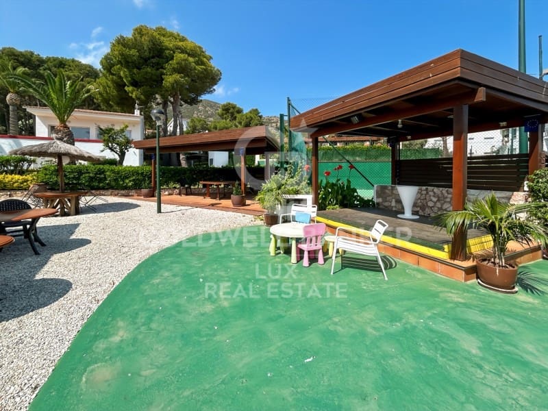 Hotel til salg i Llanca med swimmingpool garage - € 7.200.000 (Ref: 9060482)