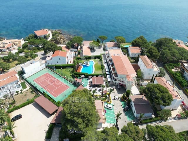 Hotel zu verkaufen in Llançà mit Pool Garage - 7.200.000 € (Ref: 9060482)