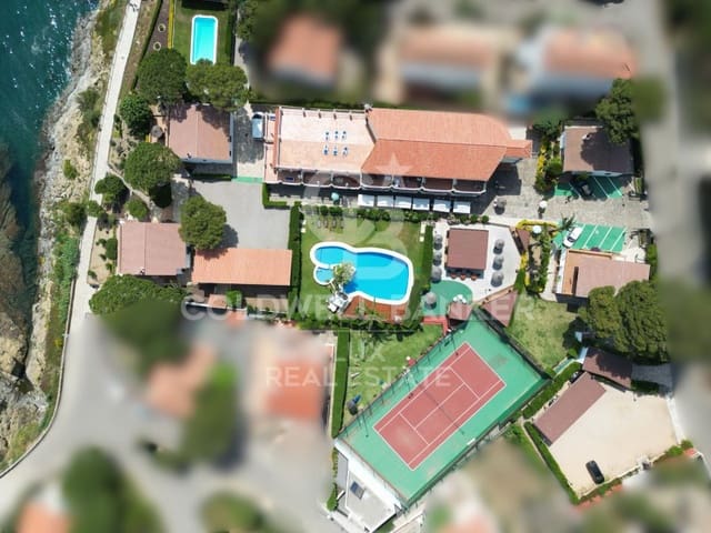 Hotel zu verkaufen in Llançà mit Pool Garage - 7.200.000 € (Ref: 9060482)