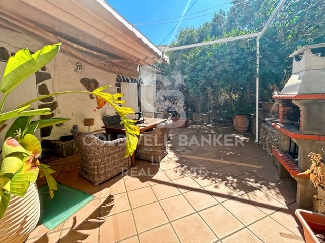 7 bedroom Villa for sale in Llançà with pool - € 1,200,000 (Ref: 9114351)