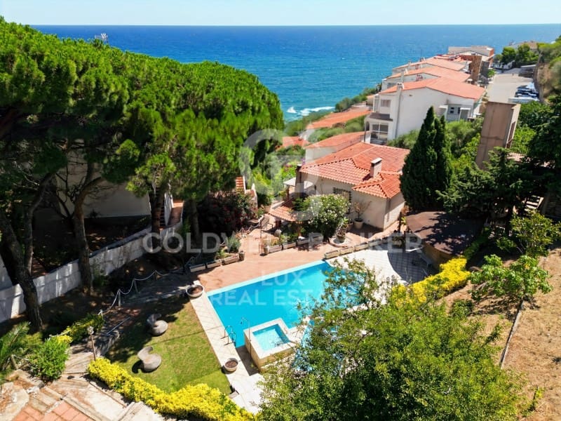 7 Zimmer Villa zu verkaufen in Llanca mit Pool - 1.200.000 € (Ref: 9114351)