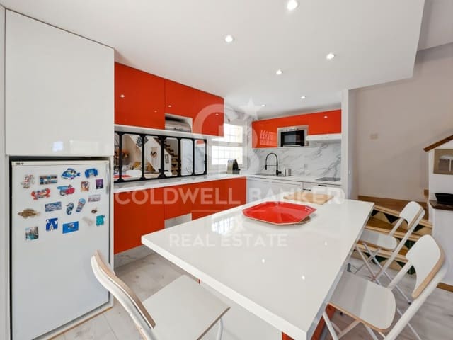 2 soverom Villa til salgs i Roses med garasje - € 490 000 (Ref: 9114352)