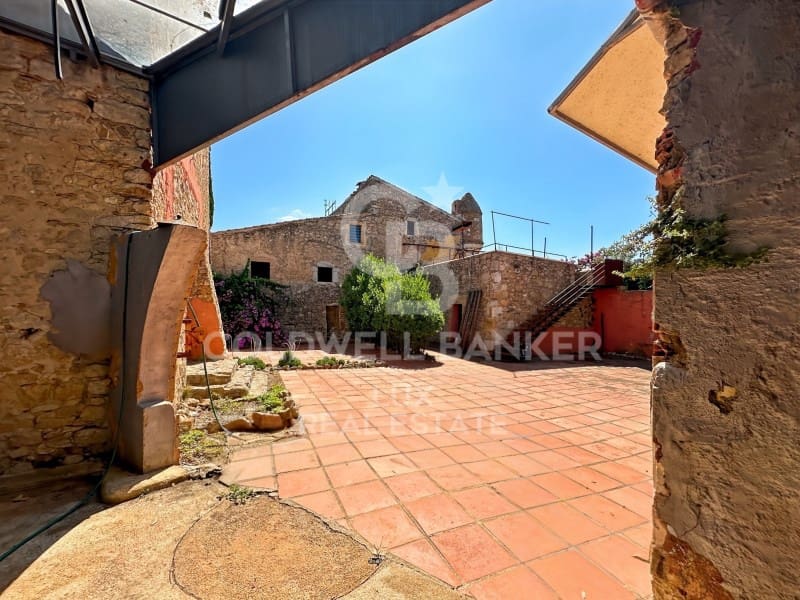 Finca/Landehus til salg i L'Escala - € 1.500.000 (Ref: 9156140)