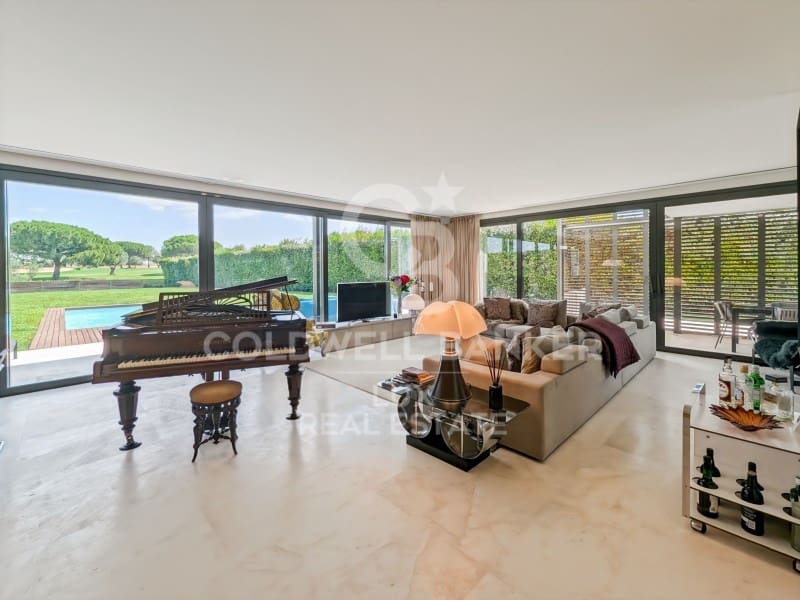 4 bedroom Villa for sale in Peralada with pool garage - € 1,050,000 (Ref: 9159902)