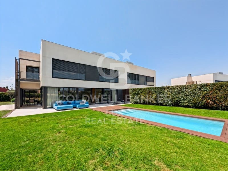 4 bedroom Villa for sale in Peralada with pool garage - € 1,050,000 (Ref: 9159902)
