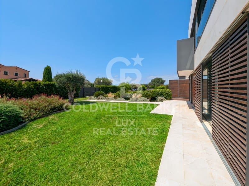 4 bedroom Villa for sale in Peralada with pool garage - € 1,050,000 (Ref: 9159902)