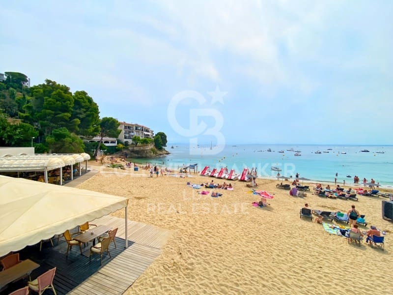 4 makuuhuone Huvila myytävänä paikassa Roses mukana 
autotalli - 569 000 € (Ref: 9192721)