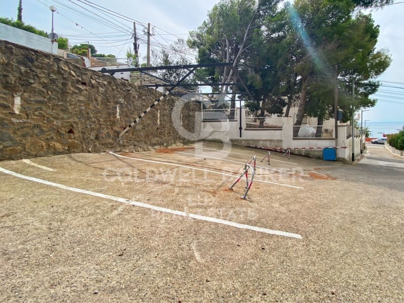 4 makuuhuone Huvila myytävänä paikassa Roses mukana 
autotalli - 569 000 € (Ref: 9192721)