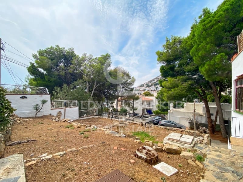 4 makuuhuone Huvila myytävänä paikassa Roses mukana 
autotalli - 569 000 € (Ref: 9192721)