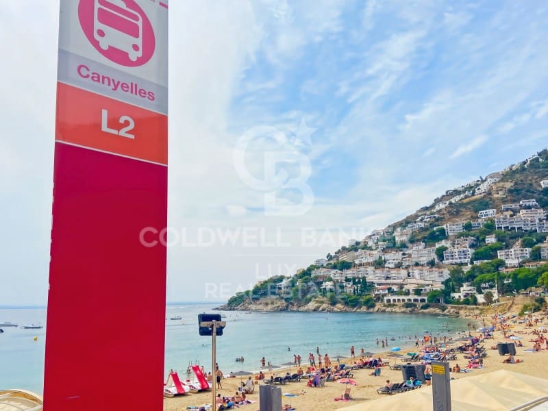 4 makuuhuone Huvila myytävänä paikassa Roses mukana 
autotalli - 569 000 € (Ref: 9192721)