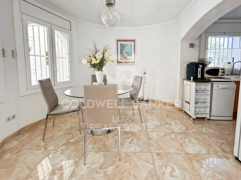 4 Zimmer Villa zu verkaufen in Empuriabrava mit Pool Garage - 650.000 € (Ref: 9276559)