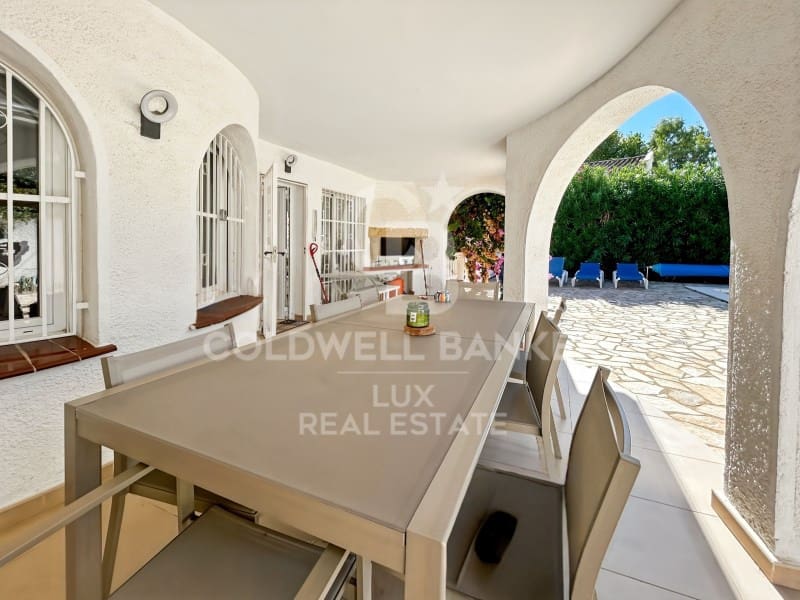 4 Zimmer Villa zu verkaufen in Empuriabrava mit Pool Garage - 650.000 € (Ref: 9276559)