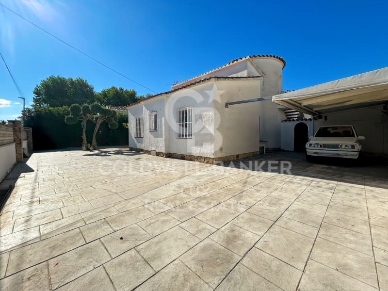 4 Zimmer Villa zu verkaufen in Empuriabrava mit Pool Garage - 650.000 € (Ref: 9276559)