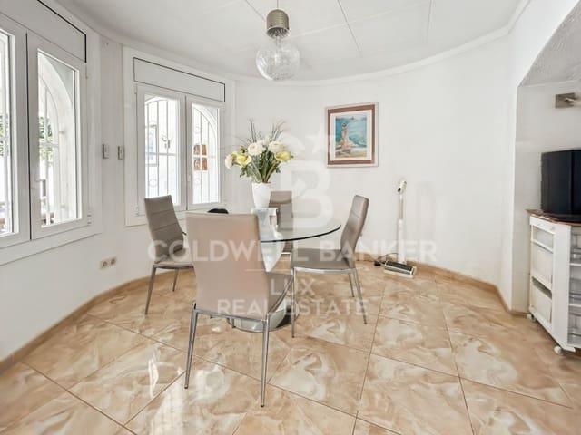 4 Zimmer Villa zu verkaufen in Empuriabrava, Castelló d'Empúries mit Pool Garage - 650.000 € (Ref: 9276559)