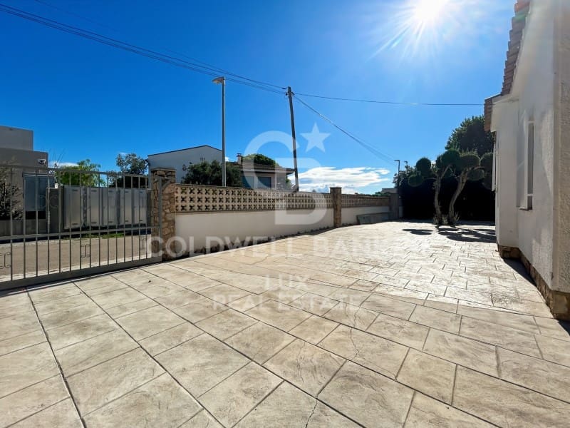 4 Zimmer Villa zu verkaufen in Empuriabrava mit Pool Garage - 650.000 € (Ref: 9276559)