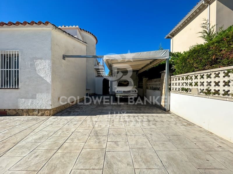 4 Zimmer Villa zu verkaufen in Empuriabrava mit Pool Garage - 650.000 € (Ref: 9276559)