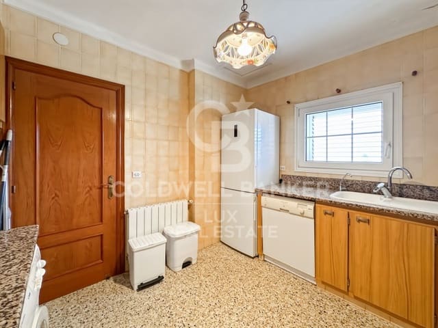 3 bedroom Villa for sale in L'Escala with garage - € 550,000 (Ref: 9362833)