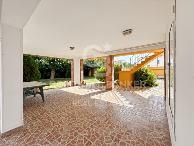 3 bedroom Villa for sale in L'Escala with garage - € 550,000 (Ref: 9362833)