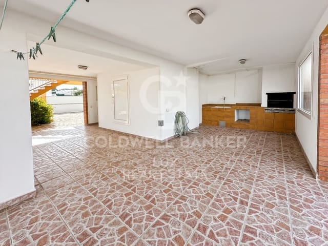 3 bedroom Villa for sale in L'Escala with garage - € 550,000 (Ref: 9362833)