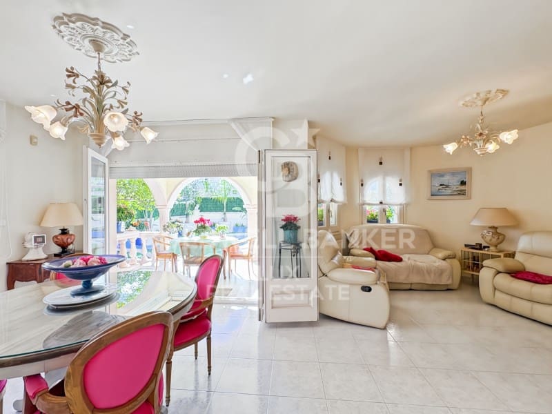 4 Zimmer Villa zu verkaufen in Empuriabrava mit Pool Garage - 525.000 € (Ref: 9375314)