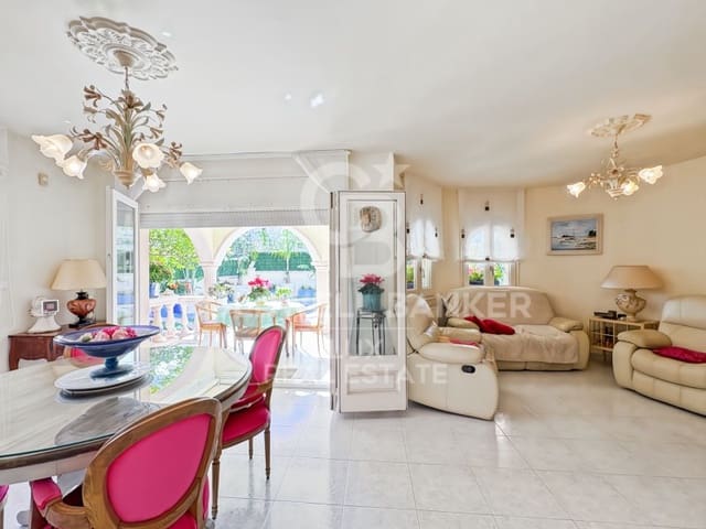 4 Zimmer Villa zu verkaufen in Empuriabrava, Castelló d'Empúries mit Pool Garage - 525.000 € (Ref: 9375314)