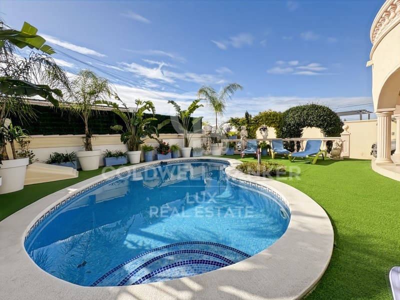 4 Zimmer Villa zu verkaufen in Empuriabrava mit Pool Garage - 525.000 € (Ref: 9375314)