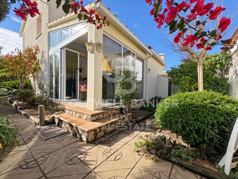 4 Zimmer Villa zu verkaufen in Empuriabrava mit Pool Garage - 525.000 € (Ref: 9375314)