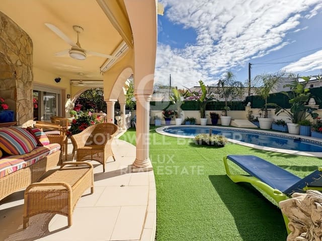 4 Zimmer Villa zu verkaufen in Empuriabrava, Castelló d'Empúries mit Pool Garage - 525.000 € (Ref: 9375314)