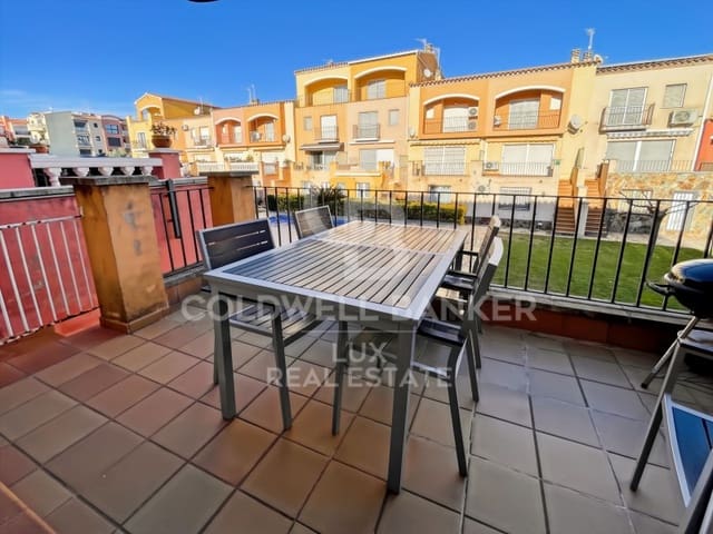 3 soverom Hus til salgs i Empuriabrava, Castelló d'Empúries med svømmebasseng garasje - € 348 000 (Ref: 9422416)