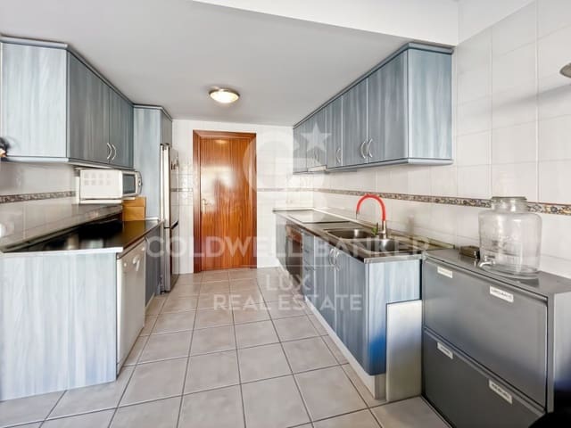 3 soverom Hus til salgs i Empuriabrava, Castelló d'Empúries med svømmebasseng garasje - € 348 000 (Ref: 9422416)