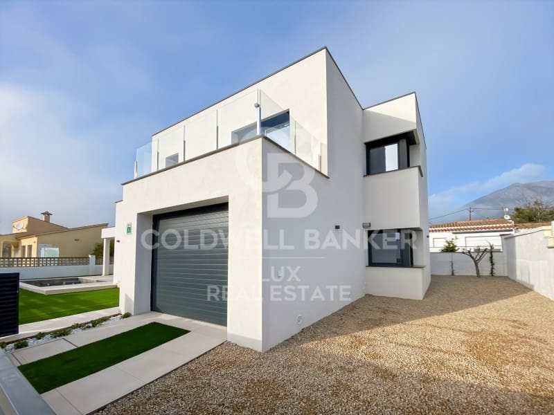 Chalet de 4 habitaciones en Roses en venta con piscina garaje - 650.000 € (Ref: 9465644)