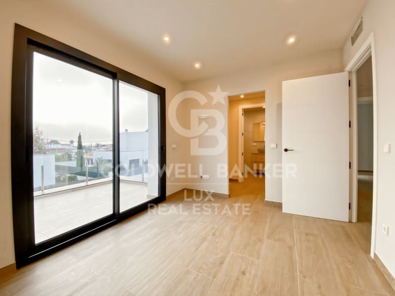 Chalet de 4 habitaciones en Roses en venta con piscina garaje - 650.000 € (Ref: 9465644)