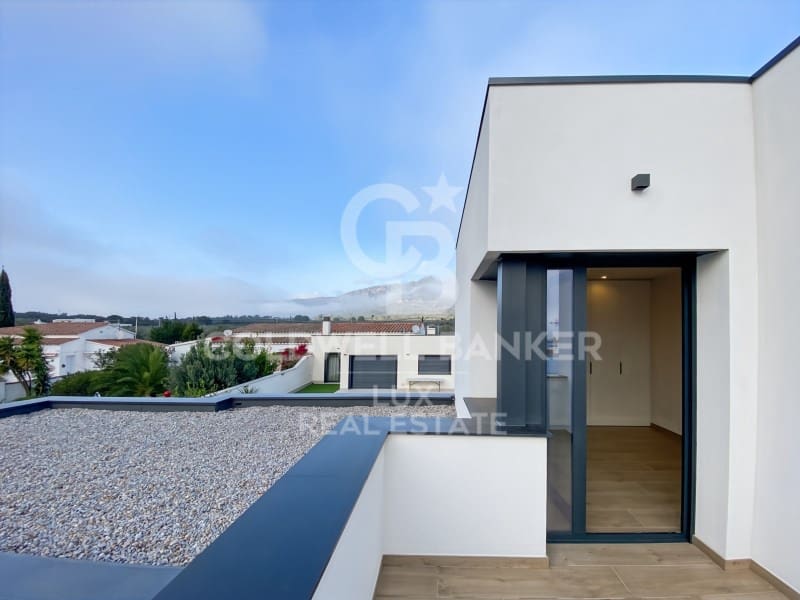 Chalet de 4 habitaciones en Roses en venta con piscina garaje - 650.000 € (Ref: 9465644)