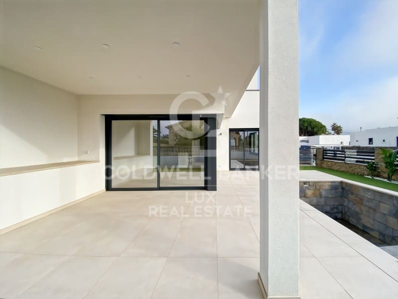 Chalet de 4 habitaciones en Roses en venta con piscina garaje - 650.000 € (Ref: 9465644)