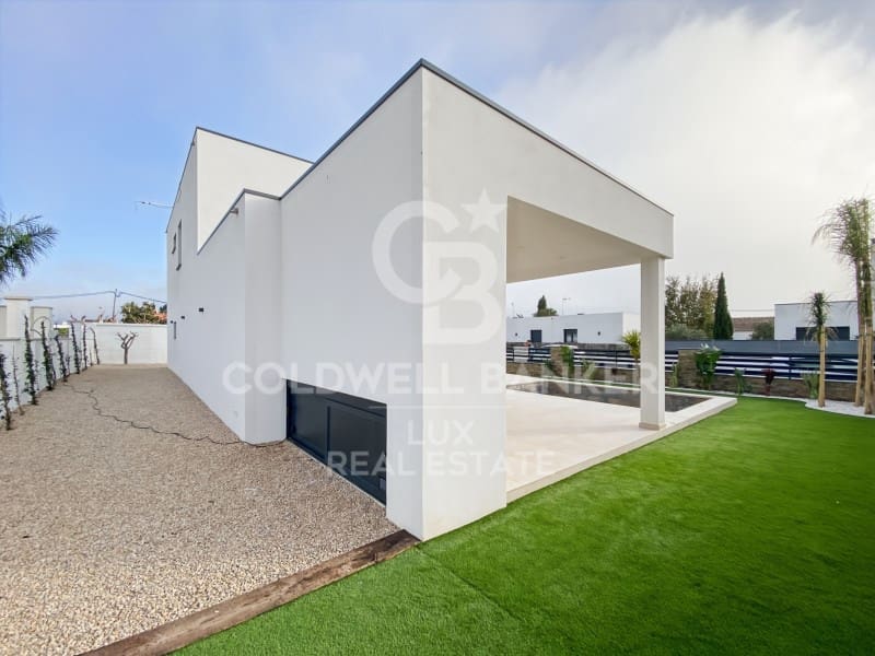 Chalet de 4 habitaciones en Roses en venta con piscina garaje - 650.000 € (Ref: 9465644)