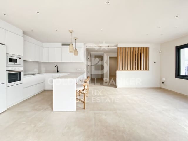 Chalet de 4 habitaciones en Roses en venta con piscina garaje - 650.000 € (Ref: 9465644)