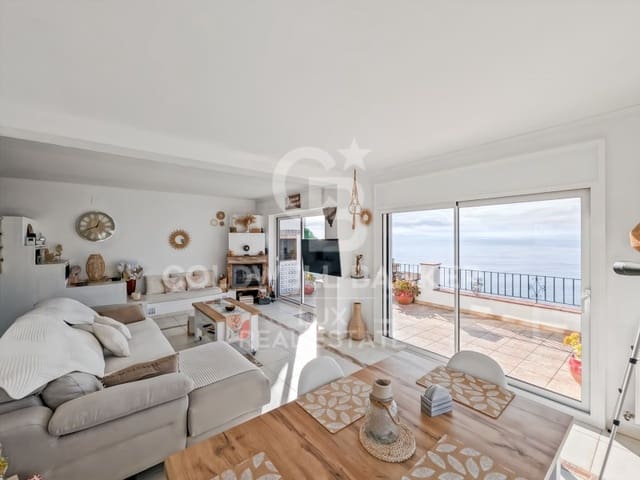 4 bedroom Semi-detached Villa for sale in Roses with pool garage - € 695,000 (Ref: 9470684)