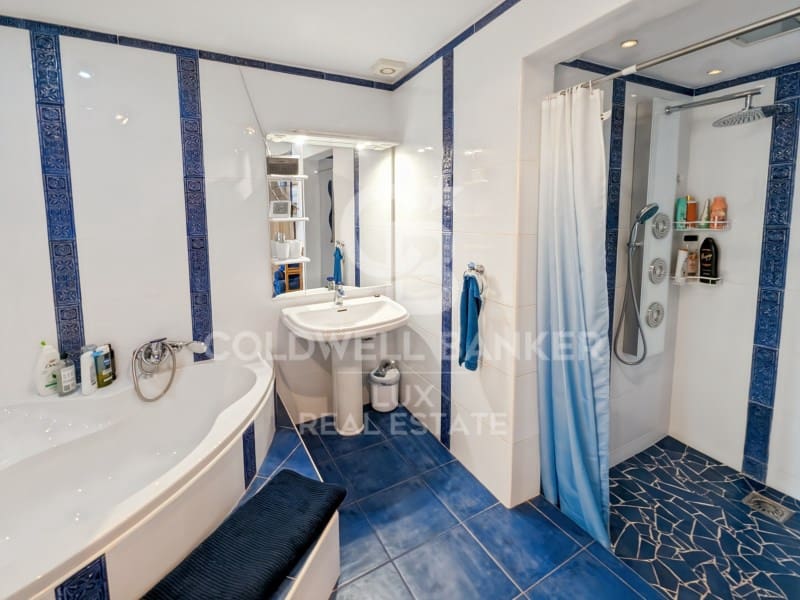 4 makuuhuone Paritalo myytävänä paikassa Roses mukana uima-altaan 
autotalli - 695 000 € (Ref: 9470684)