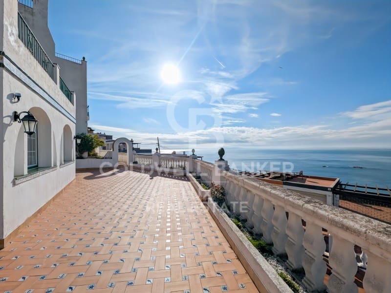 4 makuuhuone Paritalo myytävänä paikassa Roses mukana uima-altaan 
autotalli - 695 000 € (Ref: 9470684)