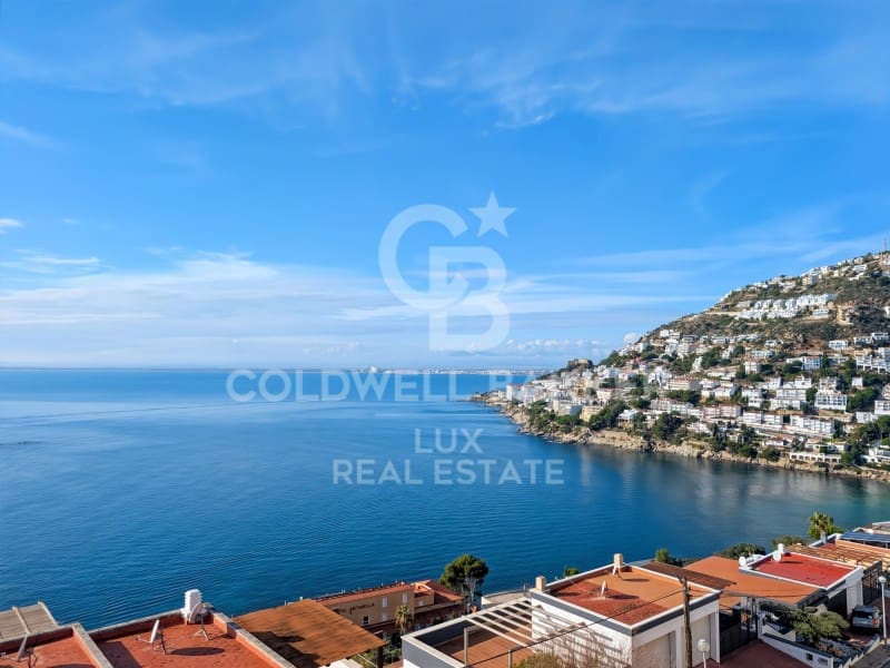 4 makuuhuone Paritalo myytävänä paikassa Roses mukana uima-altaan 
autotalli - 695 000 € (Ref: 9470684)