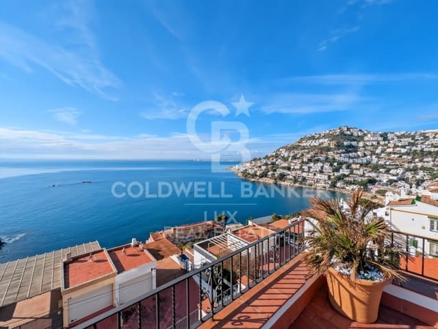 4 bedroom Semi-detached Villa for sale in Roses with pool garage - € 695,000 (Ref: 9470684)