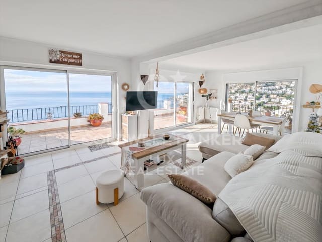 4 bedroom Semi-detached Villa for sale in Roses with pool garage - € 695,000 (Ref: 9470684)