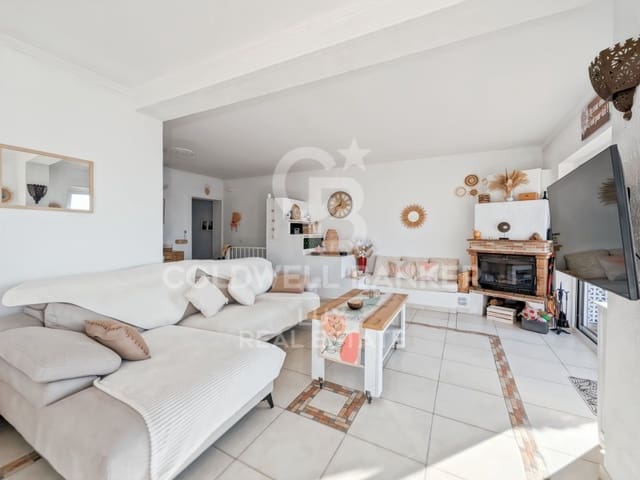 4 bedroom Semi-detached Villa for sale in Roses with pool garage - € 695,000 (Ref: 9470684)