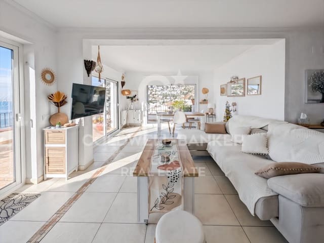 4 bedroom Semi-detached Villa for sale in Roses with pool garage - € 695,000 (Ref: 9470684)