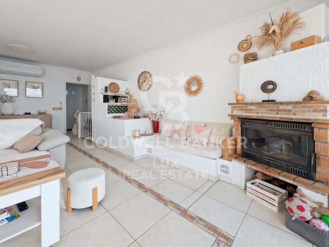 4 bedroom Semi-detached Villa for sale in Roses with pool garage - € 695,000 (Ref: 9470684)