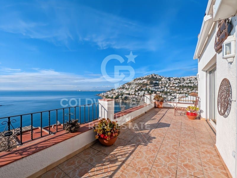 4 makuuhuone Paritalo myytävänä paikassa Roses mukana uima-altaan 
autotalli - 695 000 € (Ref: 9470684)