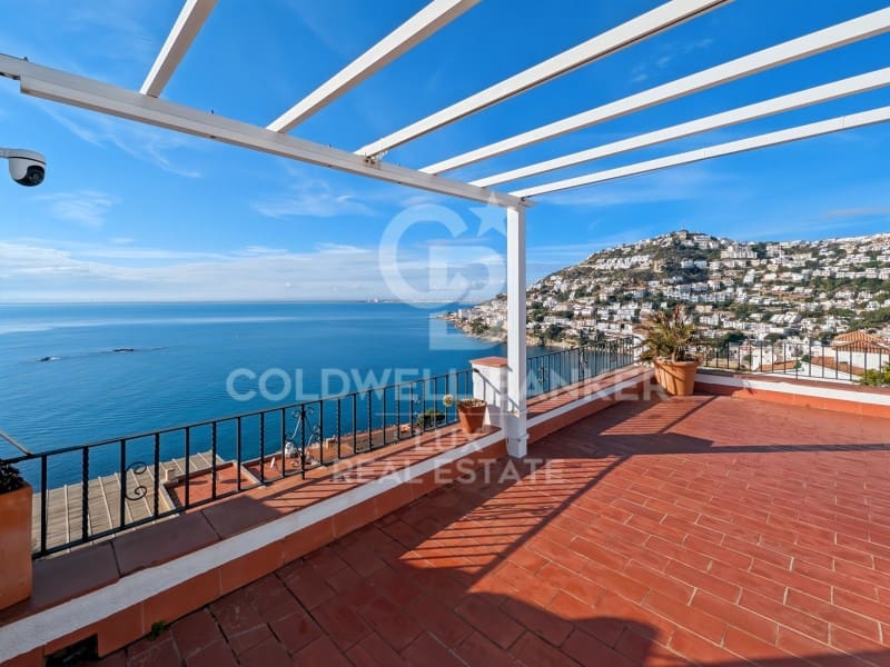 4 makuuhuone Paritalo myytävänä paikassa Roses mukana uima-altaan 
autotalli - 695 000 € (Ref: 9470684)