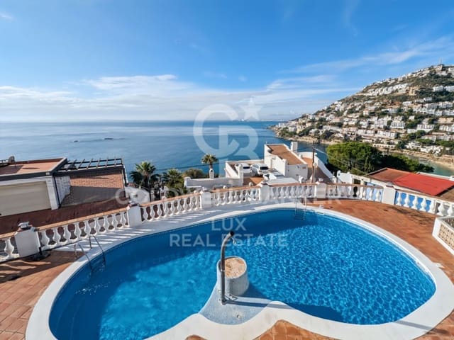 4 bedroom Semi-detached Villa for sale in Roses with pool garage - € 695,000 (Ref: 9470684)