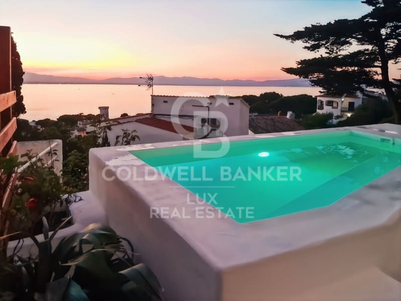 2 bedroom Villa for sale in L'Escala with pool garage - € 695,000 (Ref: 9481329)