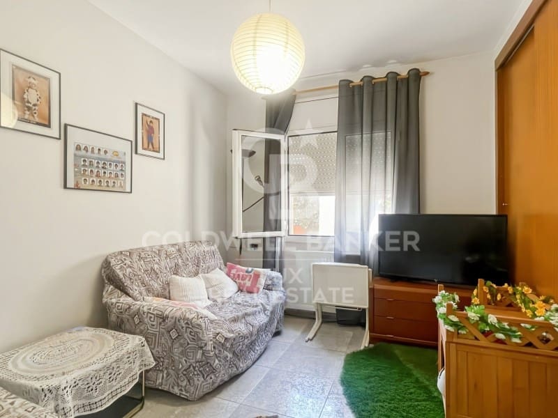 5 soverom Kjedet enebolig til salgs i Llers med svømmebasseng garasje - € 375 000 (Ref: 9488458)